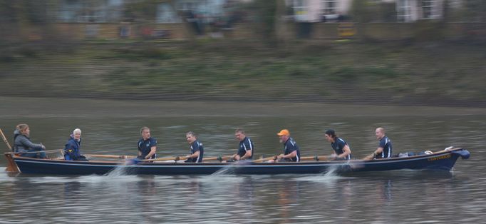 Oxford vs. Cambridge, rozjížďka před hlavním závodem