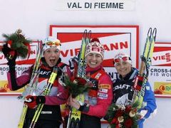Justyna Kowalczyková se raduje z výhry na Tour de Ski