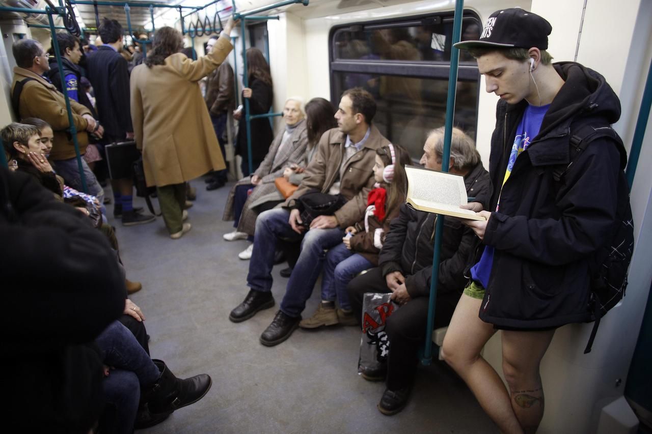No Pants Subway Ride neboli jízda metrem bez kalhot