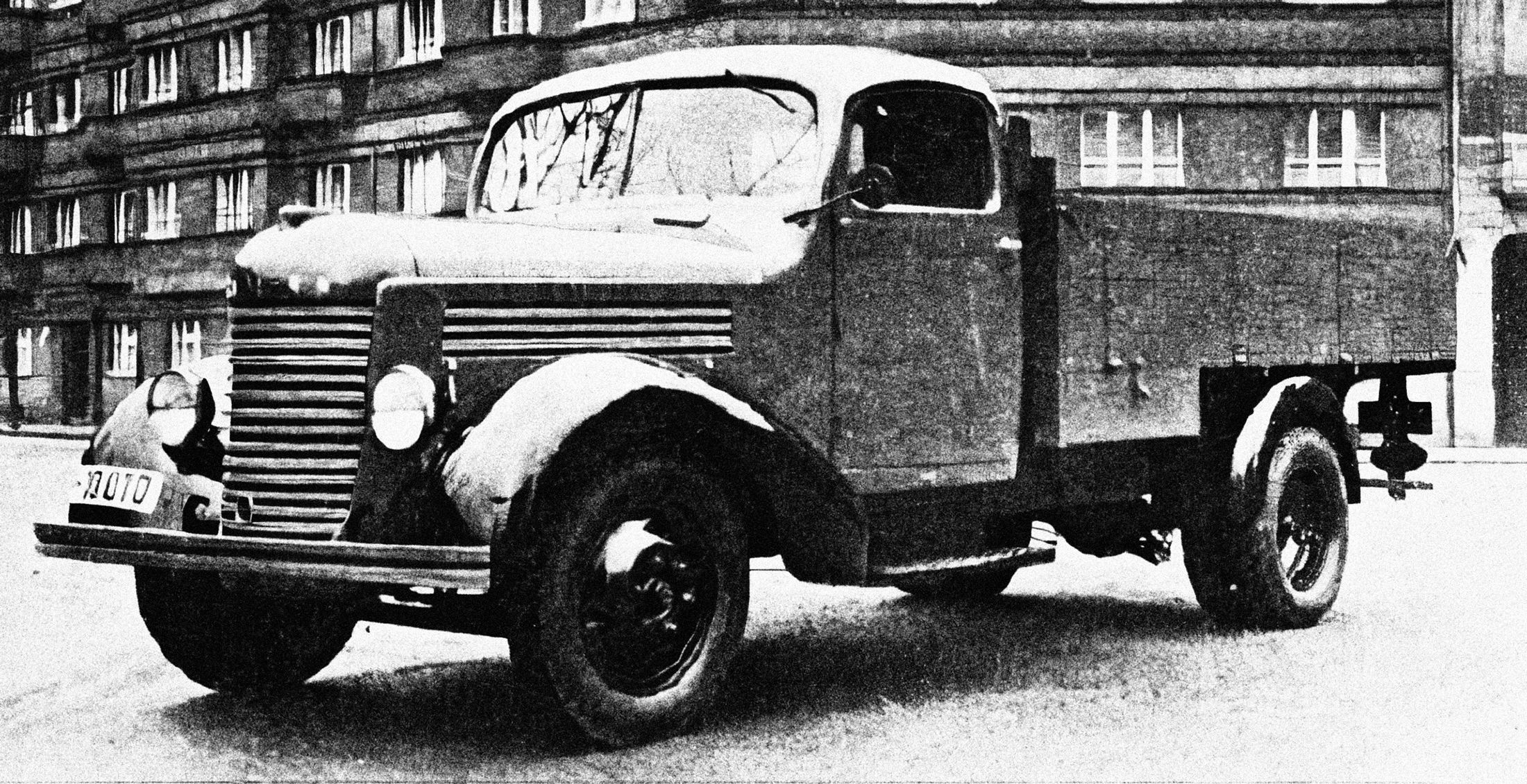 Fotogalerie / Před 115 lety byla podepsána smlouva o zřízení továrny na automobily Praga