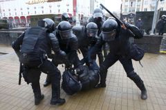 Propusťte zadržené demonstranty a respektujte lidská práva, vyzval Zaorálek Rusko a Bělorusko