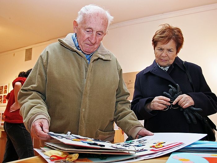 Hmatové knihy pro nevidomé