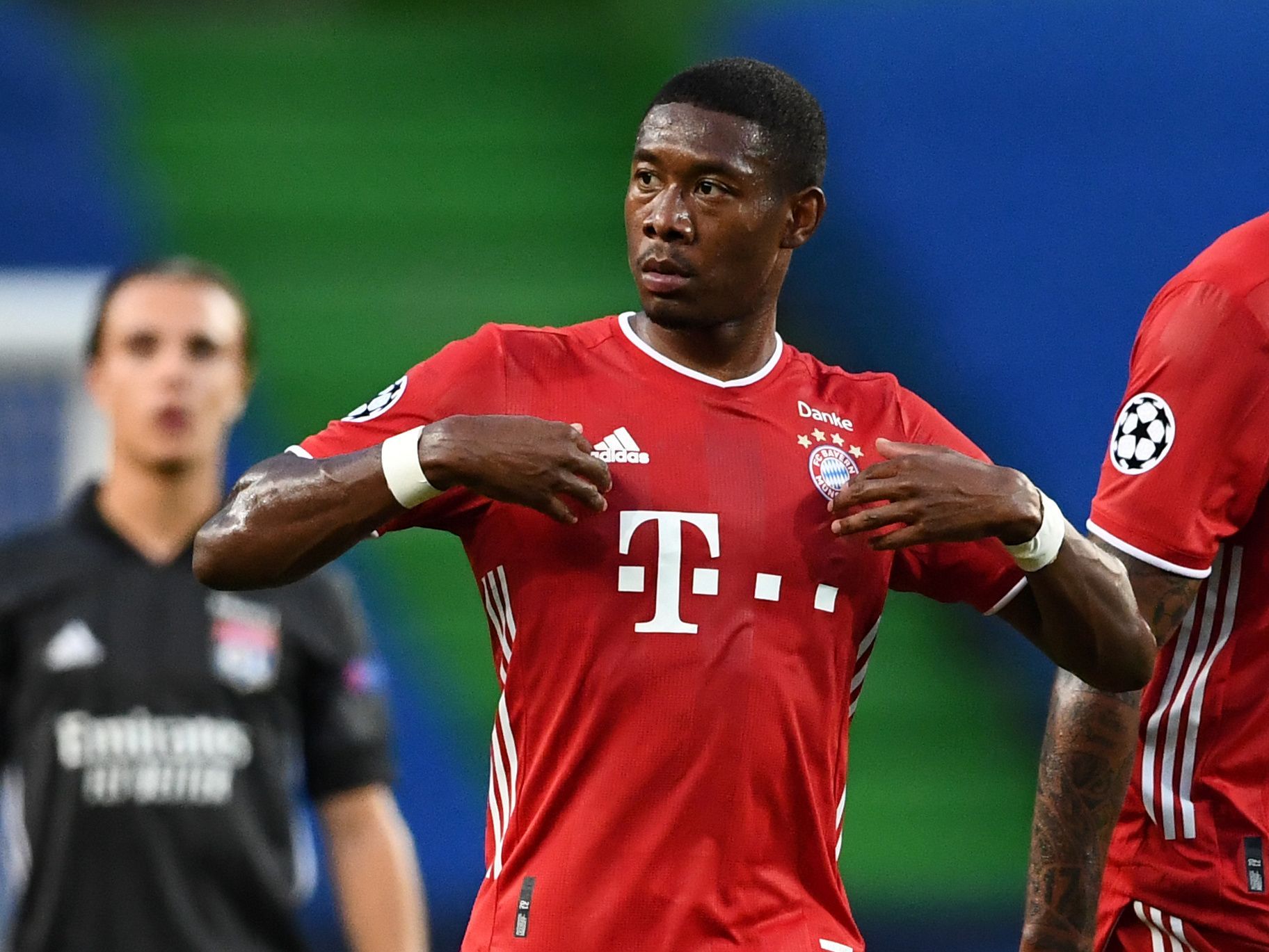 David Alaba slaví gól v semifinále LM Bayern - Lyon