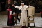 Vatikán popřel zprávy, že papež odstoupil kvůli gayům