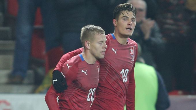 Patrik Schick slaví gól v zápase Ligy národů Česko - Slovensko.