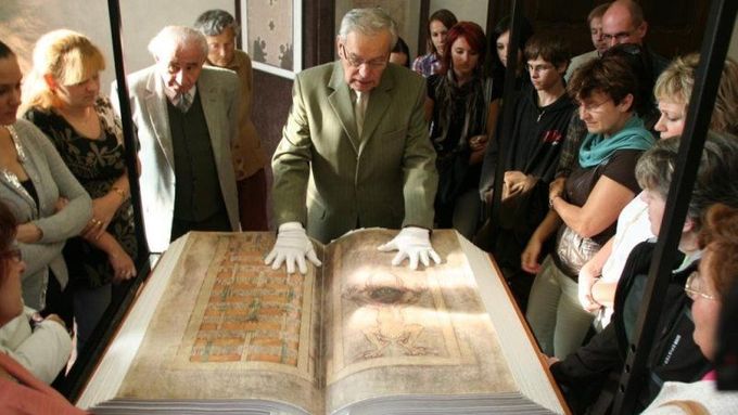 Kopie Codex Gigas na radnici v Jihlavě