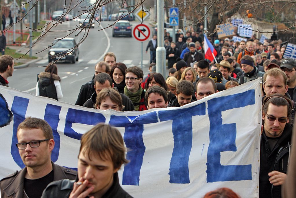 Demonstrace za Čechy vězněné v Řecku