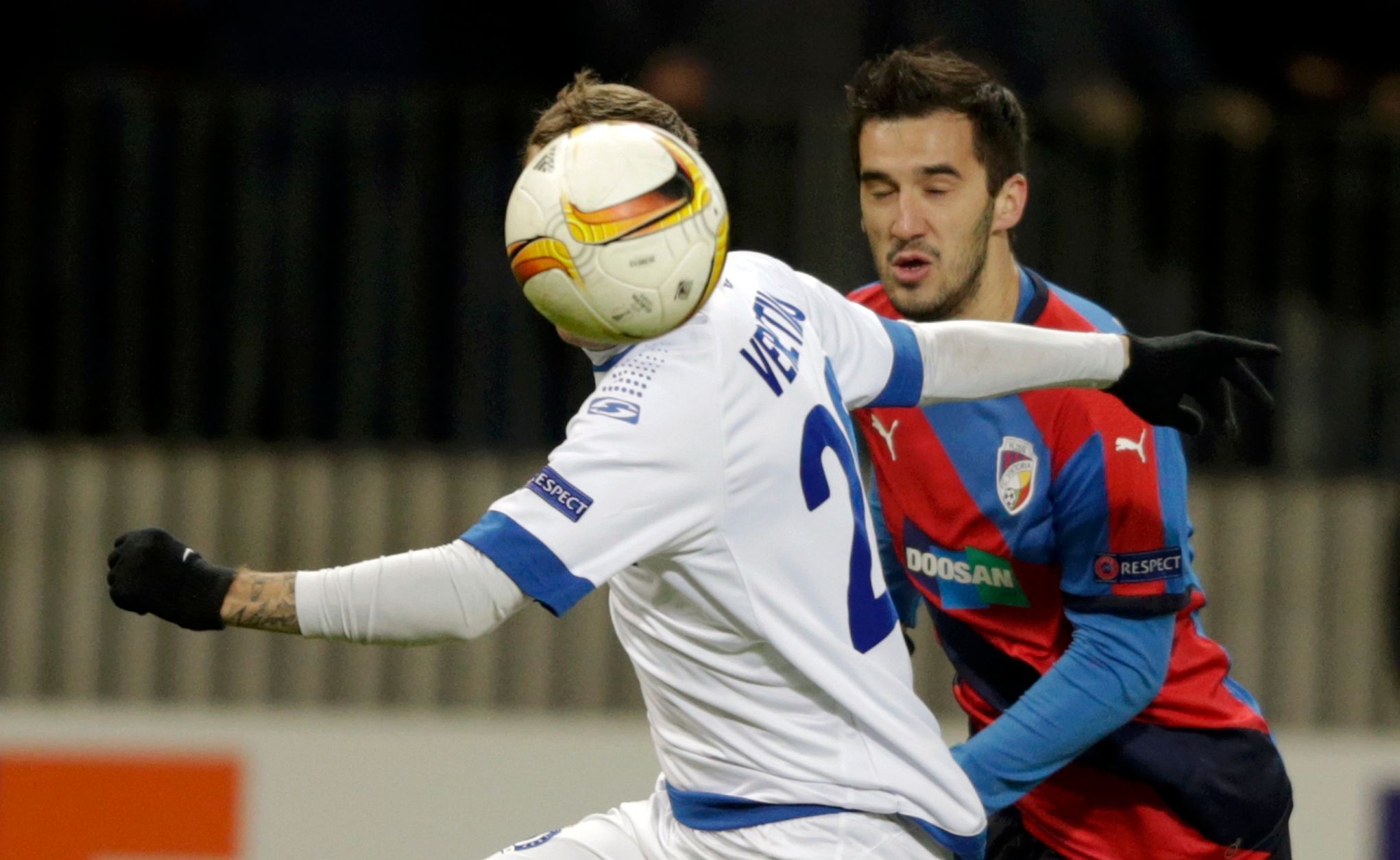 EL, Dinamo Minsk - Plzeň: Oleg Veretilo - Aidin Mahmutovič