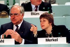 Na smuteční ceremonii promluví na počest Helmuta Kohla i Angela Merkelová nebo Bill Clinton
