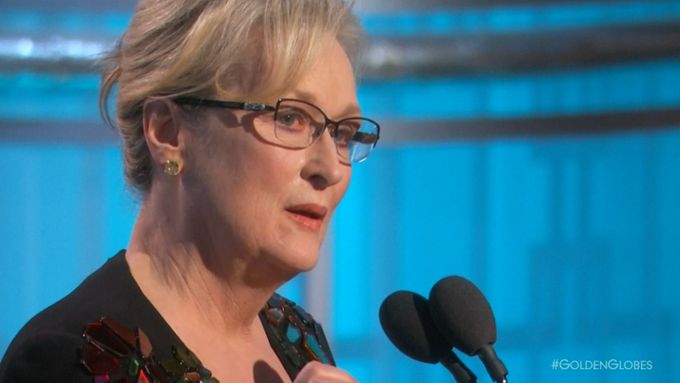 Americká herečka Meryl Streepová získala na Zlatých glóbech ocenění za celoživotní dílo. Místo poděkování kritizovala Donalda Trumpa za aroganci.
