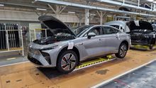 Potěmkinova vesnice. Pohled za oponu čínského automobilového snu děsí i fascinuje
