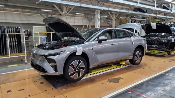 Potěmkinova vesnice. Pohled za oponu čínského automobilového snu děsí i fascinuje