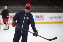 Hokejisté jeli na trénink s policejním doprovodem, čekalo je kondiční cvičení