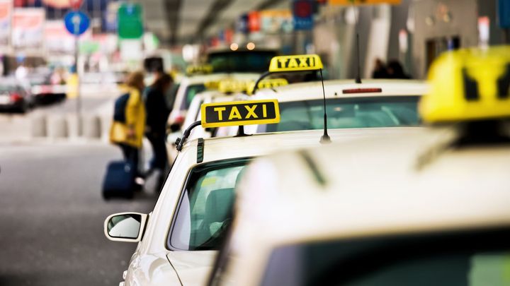 Bez letiště a restaurací to nemá cenu, naříkají taxikáři. Řada jich už zkrachovala