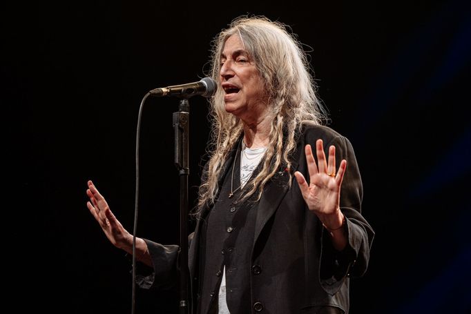 Zpěvačka Patti Smith během svého vystoupení ve Foru Karlín v roce 2022.