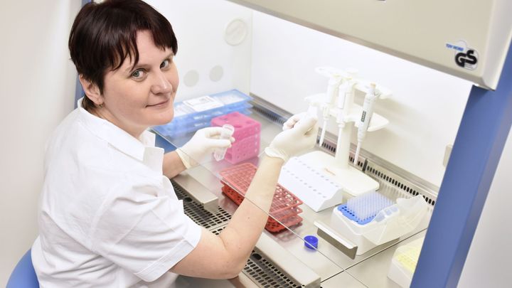 Testy nás epidemie nezbaví, nakažené často neodhalí, je to omyl, varuje imunoložka