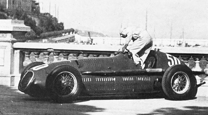 Juan Manuel Fangio
Závody ve Formule 1 v 50. letech dvacátého století.