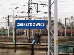 Zebrzydowice jsou první stanicí v Polsku na koridoru z České republiky. Společná Evropa však nádraží neoživila.