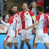 fotbal, Fortuna:Liga 2018/2019, Slavia - Baník Ostrava, Milan Škoda a radost hráčů Slavie po jeho prvním gólu utkání