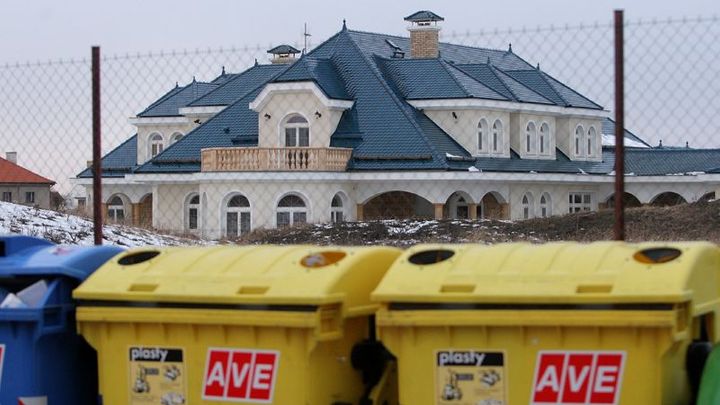 Kovový odpad mohou lidé nově házet do žlutých kontejnerů, speciálních byl nedostatek; Zdroj foto: Ondřej Besperát