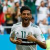 Carlos Vela slaví gól v zápase Jižní Korea - Mexiko na MS 2018