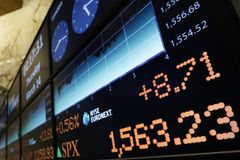 Akcie v USA stouply, dva indexy skončily na rekordu