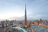 V současnosti nejvyšší mrakodrap měří 828 metrů. Je také v Dubaji, jmenuje se Burdž Chalífa a byl dokončen v roce 2010. Architekt: Skidmore, Owings & Merrill.