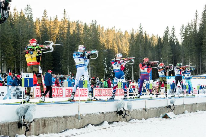 SP Pokljuka, stíhačka Ž: Laura Dahlmeierová (1), Kaisa Mäkäräinenová (4), Marte Olsbuová (3) a Susan Dunkleeová (11)