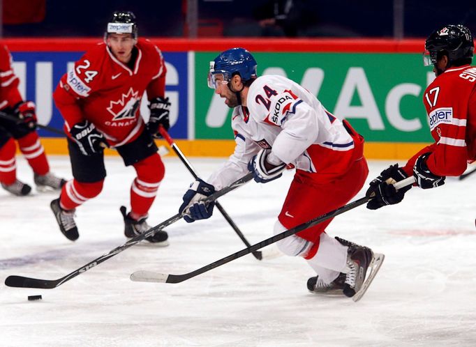 Hokej, MS 2013, Česko - Kanada: Zbyněk Irgl - Matt Read (24) a Wayne Simmonds