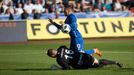 Jan Laštůvka a Alexandru Baluta v zápase 10. kola Baník - Slavia.