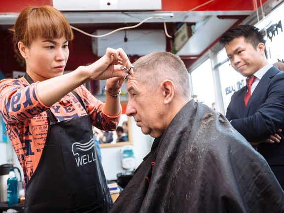 Jednou se Andrej Babiš nechal v Sapě ostříhat. Účtenku ale od vietnamské kadeřnice nedostal.
