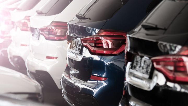 Výroba aut v Německu byla loni nejnižší za 23 let. Automobilové firmy propouštějí