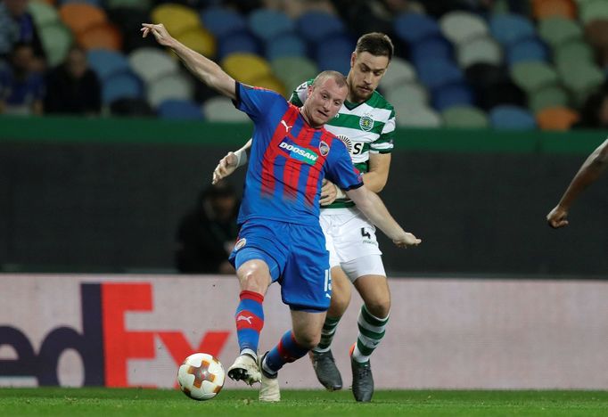 fotbal, Evropská liga 2017/2018, Sporting Lisabon - Viktoria Plzeň, Michael Krmenčík a Sebastian Coates