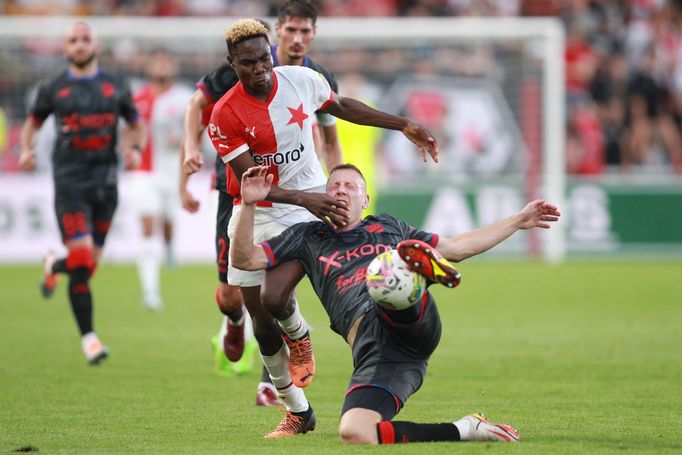 Moses Usor v odvetě 4. předkola EKL Slavia - Čenstochová