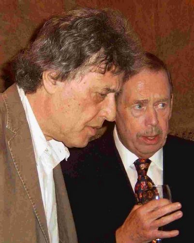 Tom Stoppard a Václav Havel na premiéře hry Rock´n´roll
