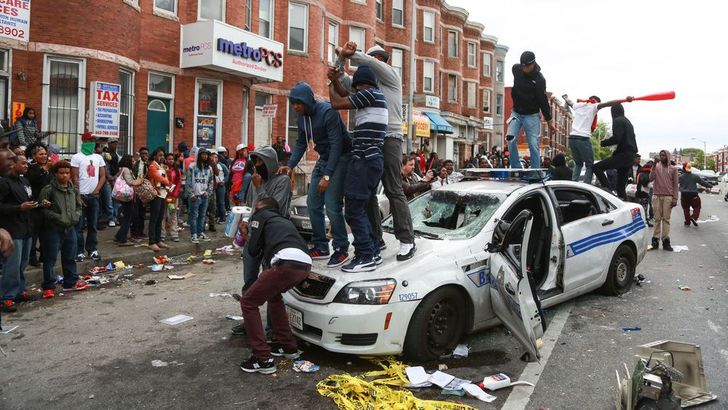 7. Baltimore je známý pro své četné protesty převážně africko-amerického obyvatelstva proti policii a vedení města