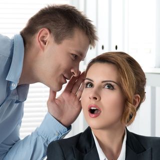 Pomluvy, klepy, intriky