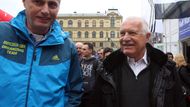 Ujít si ho nenechal ani prezident Václav Klaus.