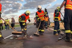 Tři mrtví a pět zraněných po nehodě na Olomoucku. Podle policie kvůli předjíždění
