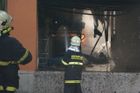 Budovy shoří celé, říká starosta od hořící textilky