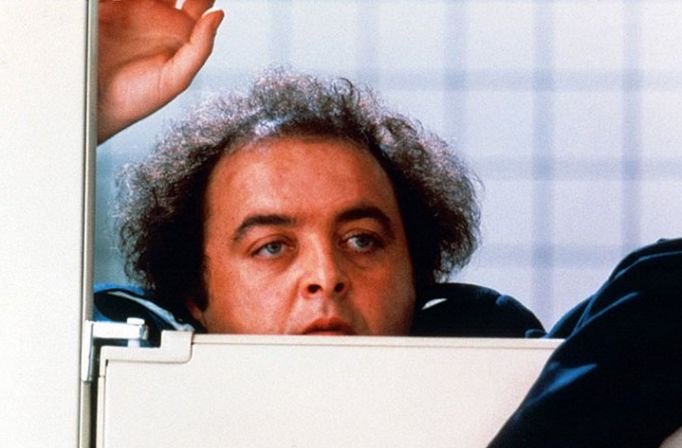 Jacques Villeret ve filmu Bezva finta.