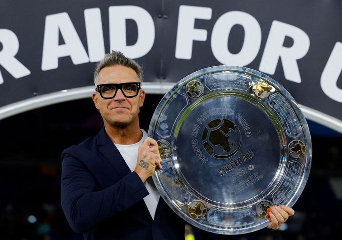 Robbie Williams při charitativním fotbalovém zápasu Soccer Aid pod záštitou Unicef v červnu 2024.