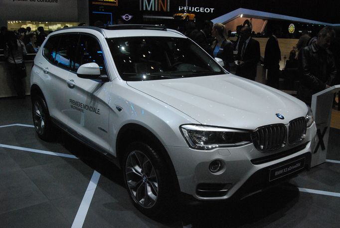 Modernizované SUV BMW X3 má nyní vzhled přídě sjednocený s posledními modely značky