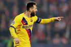 Lionel Messi slaví v zápase LM Slavia - Barcelona