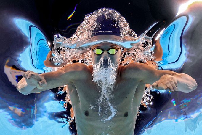 Paris 2024 Olympics - Swimming - Men's 200m Individual Medley Final - Paris La Defense Arena, Nanterre, France - August 02, 2024. Leon Marchand of France in action REUTER