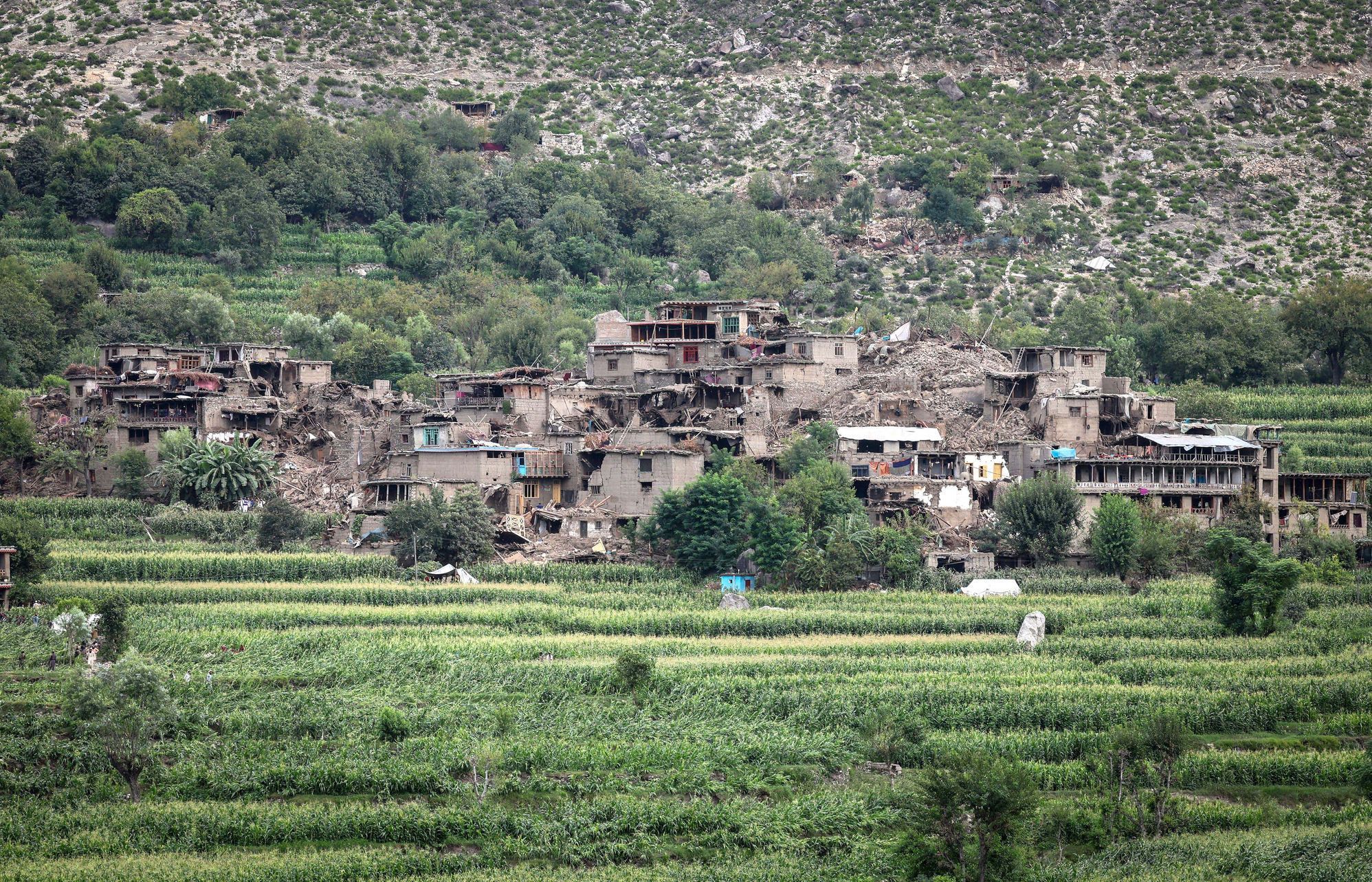 Afghanistán, Talibán, zemětřesení