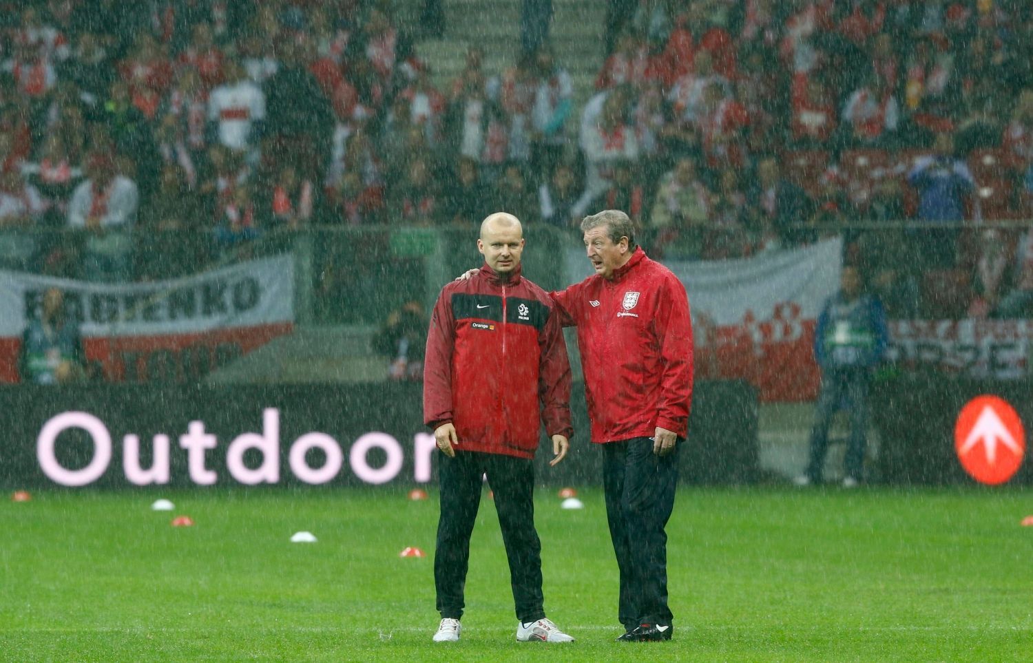 Déšť ve fotbalovém kvalifikačním utkání pro MS 2014 mezi Polskem a Anglií.