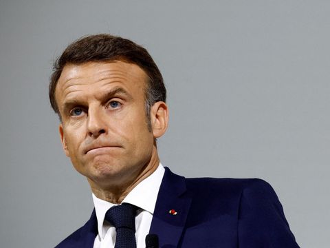 Francie je v hluboké krizi. Macron sklízí, co zasel, tlak neustane, varují analytici