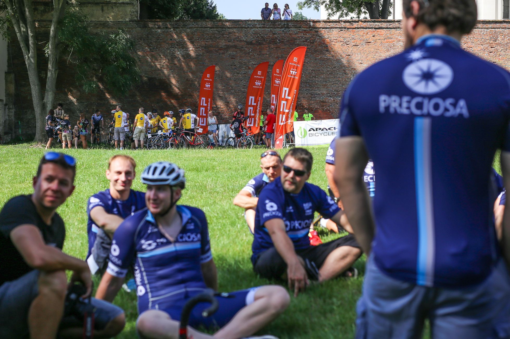 Handy cyklo maraton - start, Cesta za snem, tým Sananim a Bronec