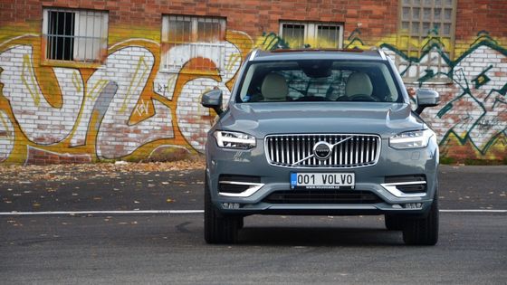 Konec dieselů se u Volva zatím nekoná. Velké SUV XC90 je nově naftovým hybridem